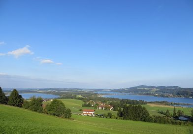 Sommeroplevelser ved SalzburgerLands bjergsøer: Grønne bakker og blå søer